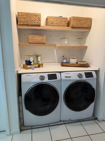 9829 SW 221st St 1, Cutler Bay, FL 33190