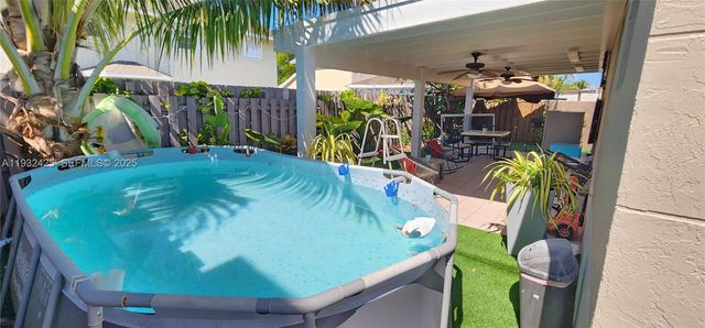 9829 SW 221st St 1, Cutler Bay, FL 33190