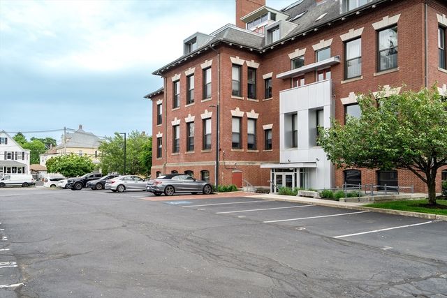 68 Central Ave 304, Medford, MA 02155
