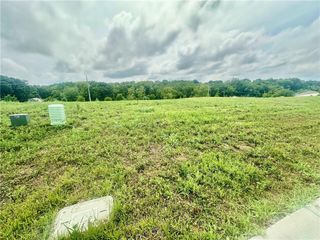 13935 NW 70th Street, Parkville, MO 64152