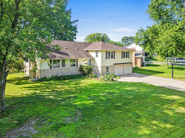 6901 Hillcrest Lane, Edina, MN 55435