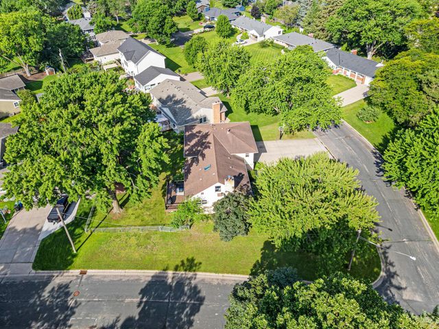 6901 Hillcrest Lane, Edina, MN 55435