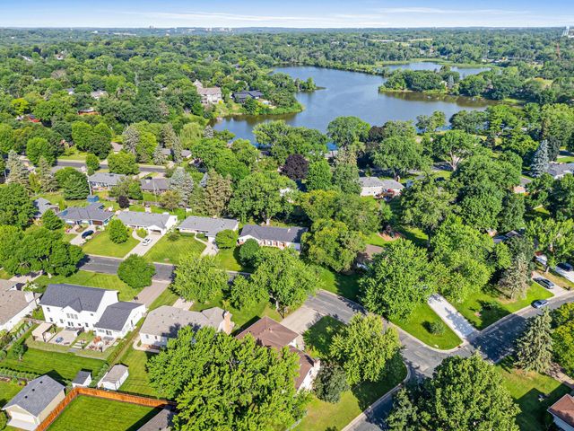 6901 Hillcrest Lane, Edina, MN 55435