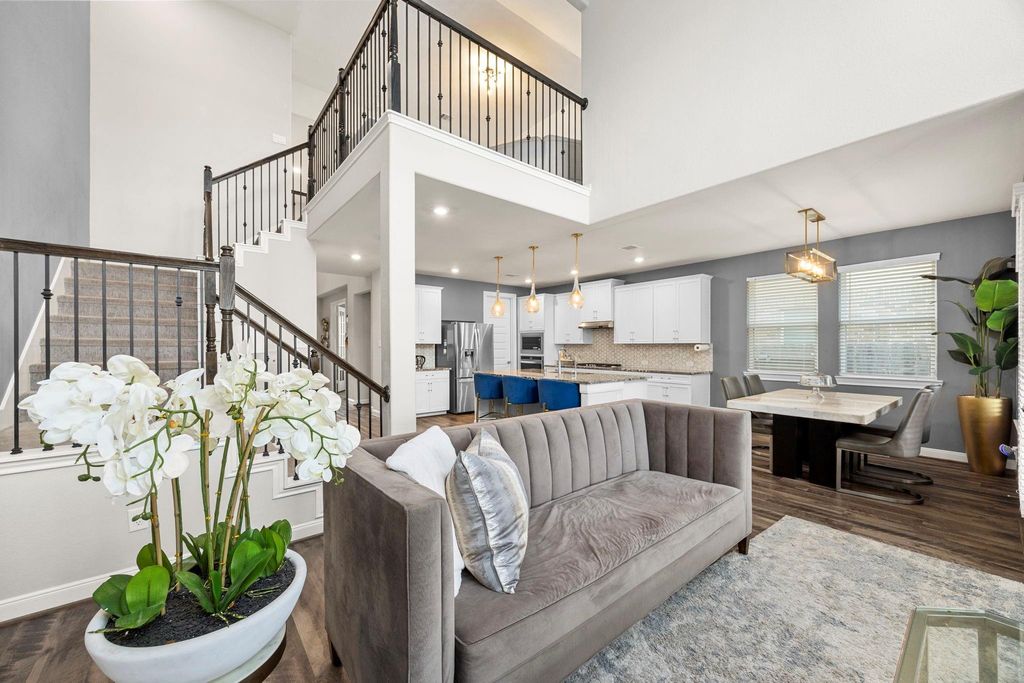 Image 14 of property listing at 24710 Twilight Hollow Lane, Richmond, TX 77406