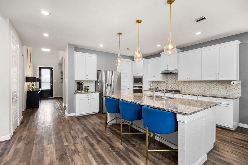 Image 15 of property listing at 24710 Twilight Hollow Lane, Richmond, TX 77406