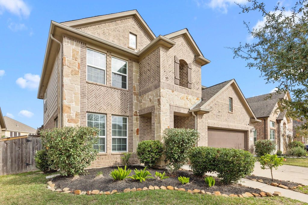 Image 3 of property listing at 24710 Twilight Hollow Lane, Richmond, TX 77406