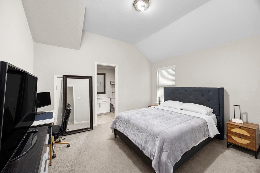 Image 34 of property listing at 24710 Twilight Hollow Lane, Richmond, TX 77406