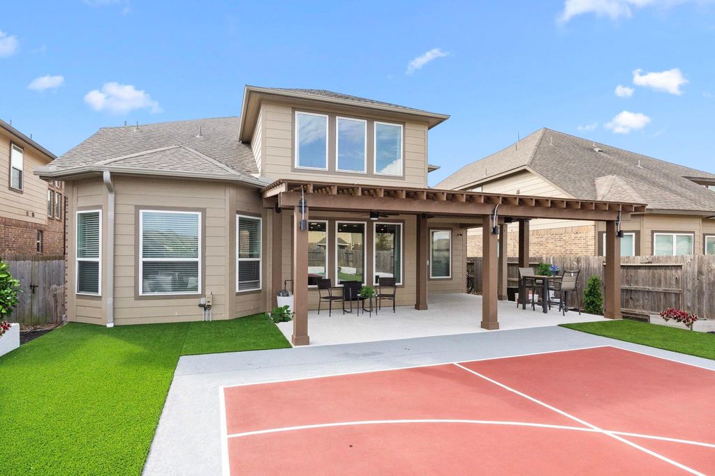 Image 47 of property listing at 24710 Twilight Hollow Lane, Richmond, TX 77406