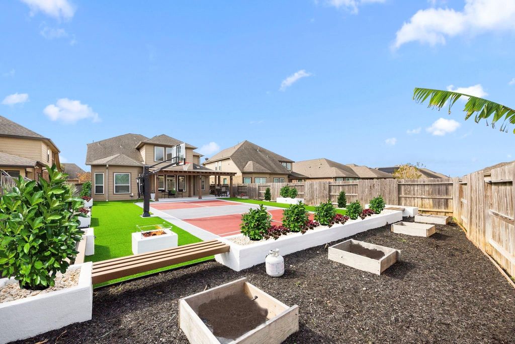 Image 49 of property listing at 24710 Twilight Hollow Lane, Richmond, TX 77406