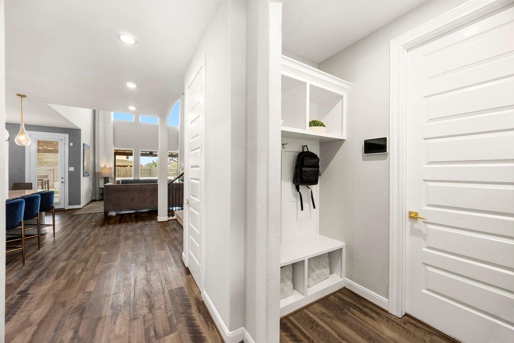 Image 8 of property listing at 24710 Twilight Hollow Lane, Richmond, TX 77406