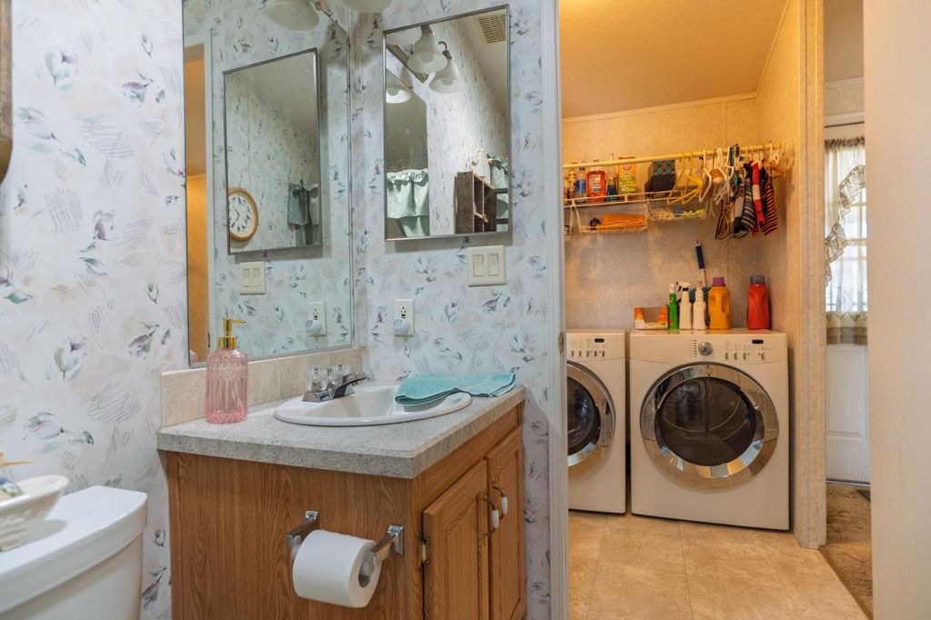 Image 18 of property listing at 6450 N Winton Way # 67, Winton, CA 95388