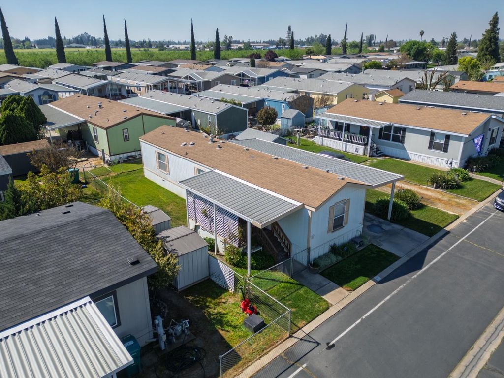 Image 34 of property listing at 6450 N Winton Way # 67, Winton, CA 95388