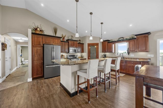 210 Longworth Ave, Alburnett, IA 52202