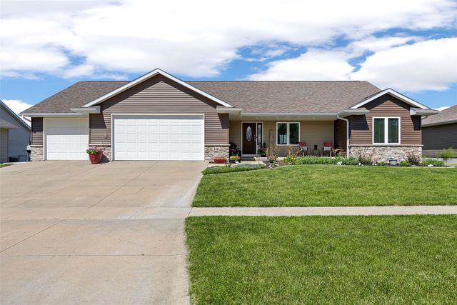 210 Longworth Ave, Alburnett, IA 52202