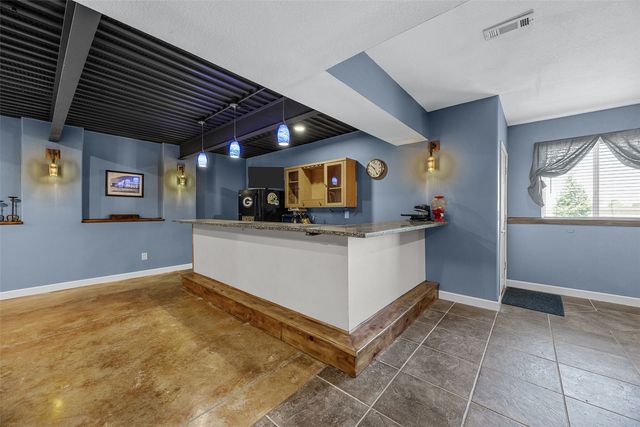 210 Longworth Ave, Alburnett, IA 52202