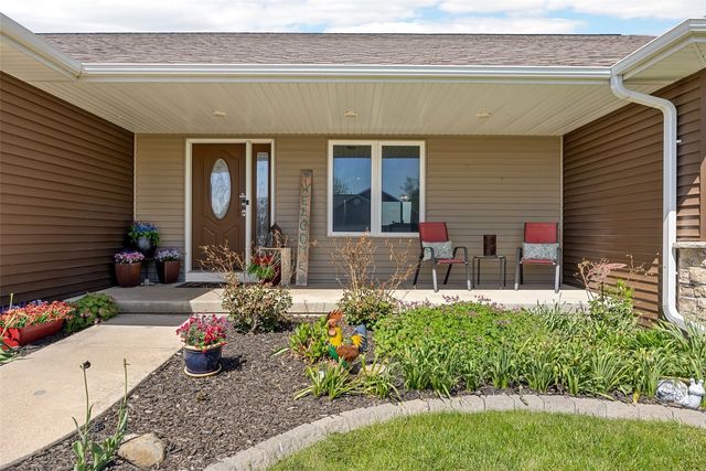 210 Longworth Ave, Alburnett, IA 52202