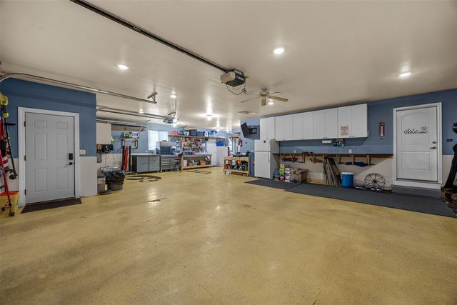 210 Longworth Ave, Alburnett, IA 52202
