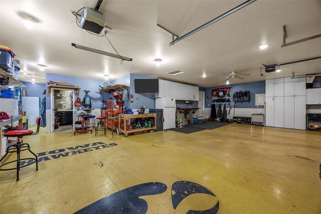 210 Longworth Ave, Alburnett, IA 52202