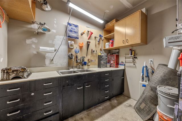 210 Longworth Ave, Alburnett, IA 52202
