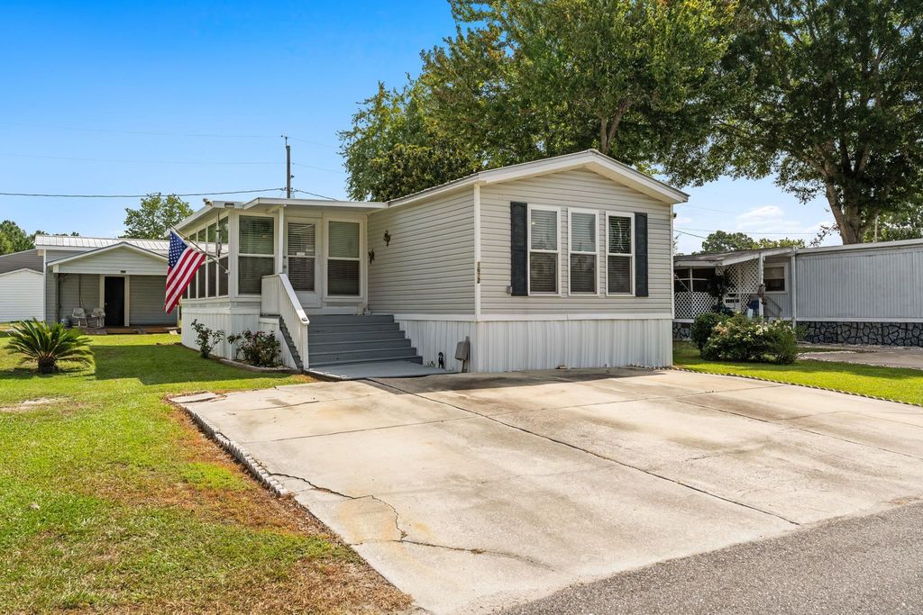 1672 Ursa Minor Dr., Myrtle Beach, SC 29588