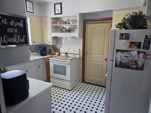 210 E Wisconsin STREET, Delavan, WI 53115