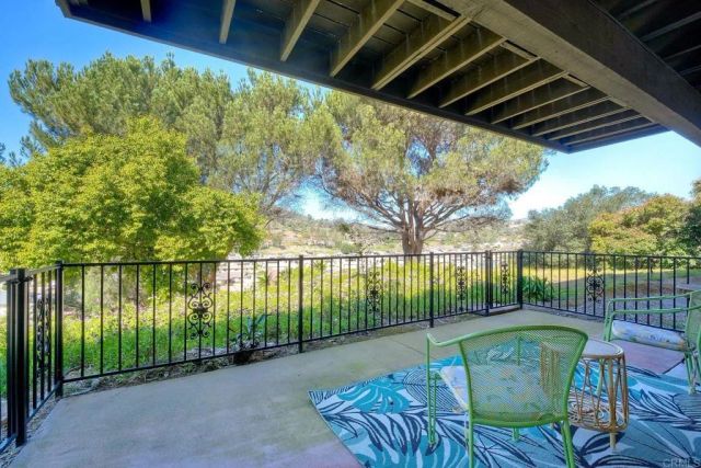 1208 La Paloma Glen, Escondido, CA 92026