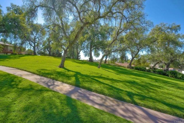 1208 La Paloma Glen, Escondido, CA 92026