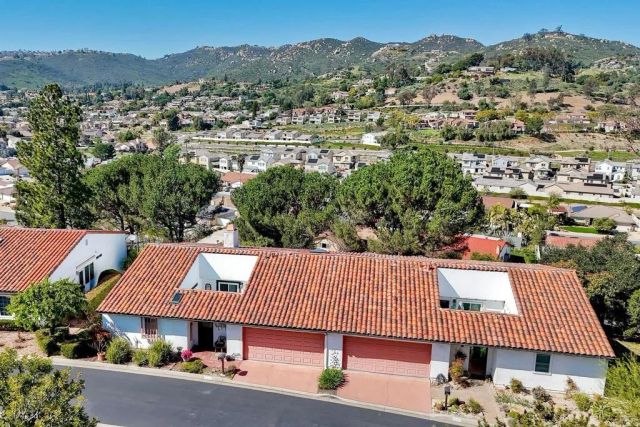 1208 La Paloma Glen, Escondido, CA 92026