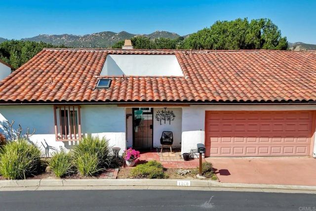 1208 La Paloma Glen, Escondido, CA 92026