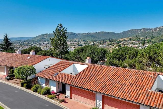 1208 La Paloma Glen, Escondido, CA 92026