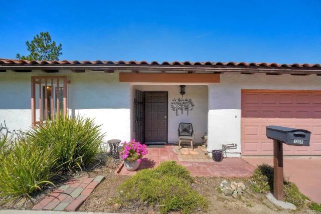 1208 La Paloma Glen, Escondido, CA 92026