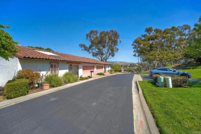 1208 La Paloma Glen, Escondido, CA 92026