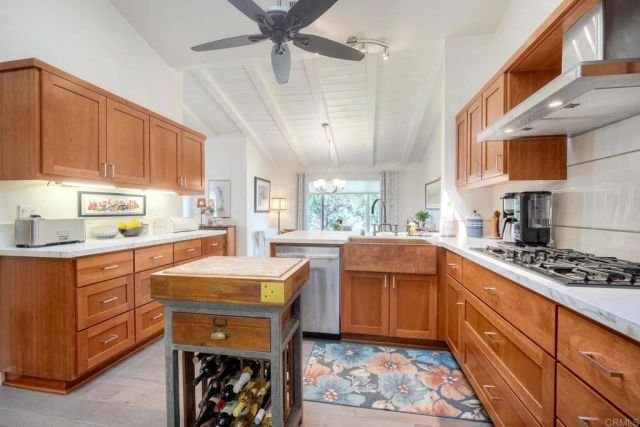 1208 La Paloma Glen, Escondido, CA 92026