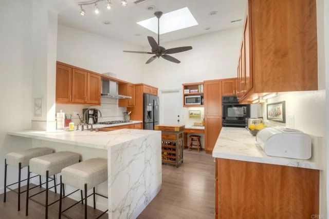 1208 La Paloma Glen, Escondido, CA 92026