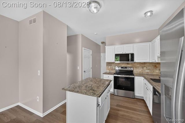 156 Morgan Drive 18, Canton, MI 48188
