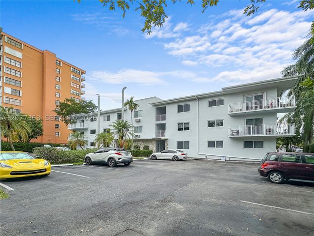 2430 NE 135th St 103, North Miami, FL 33181