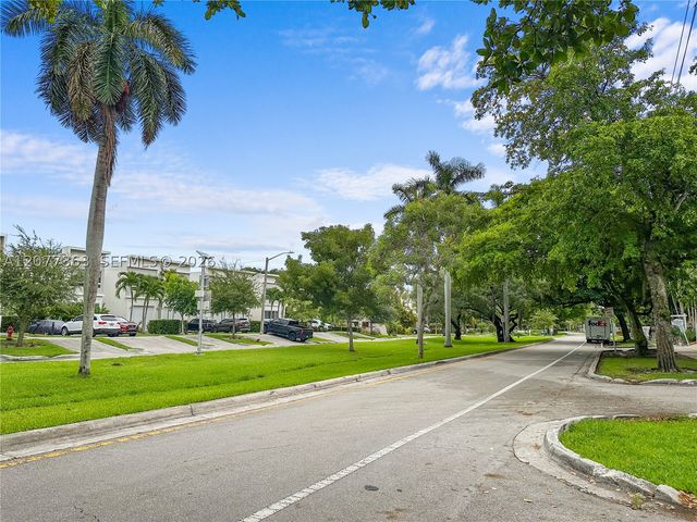 2430 NE 135th St 103, North Miami, FL 33181