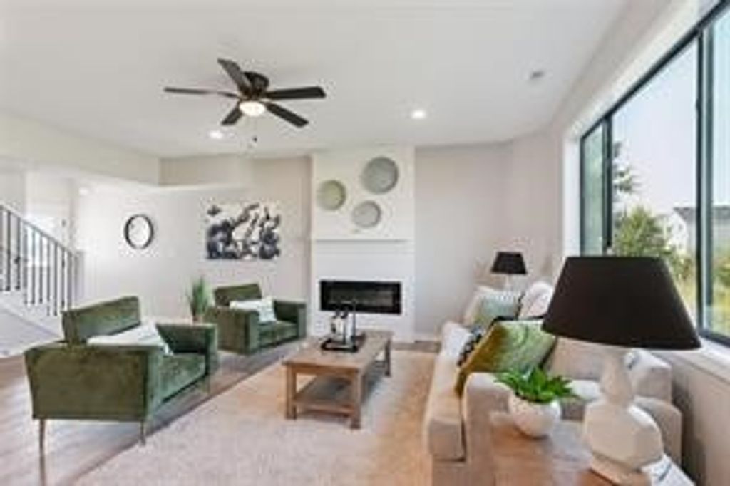 7000 Lake Hill Drive 66, Des Moines, IA 50320