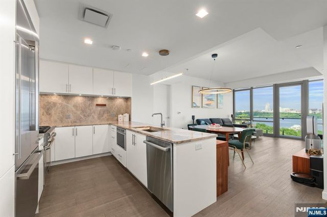 320 Adolphus Avenue 319, Cliffside Park, NJ 07010