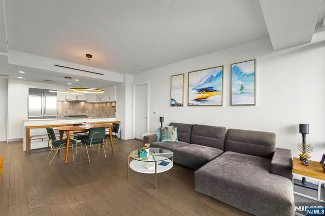 320 Adolphus Avenue 319, Cliffside Park, NJ 07010
