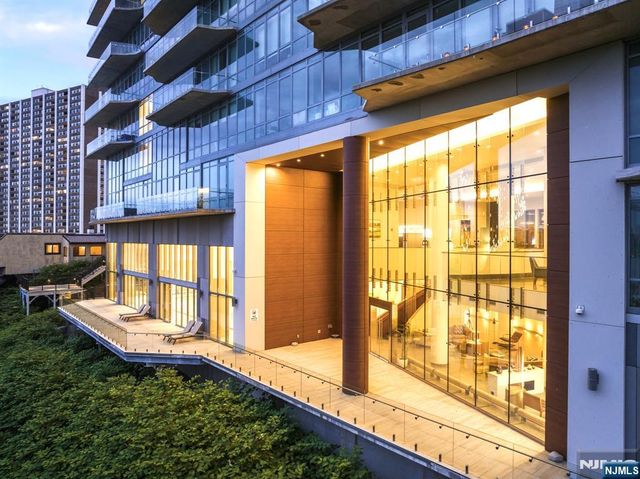 320 Adolphus Avenue 319, Cliffside Park, NJ 07010