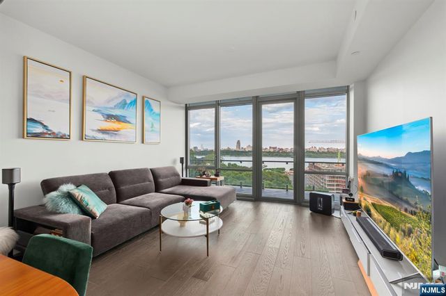 320 Adolphus Avenue 319, Cliffside Park, NJ 07010