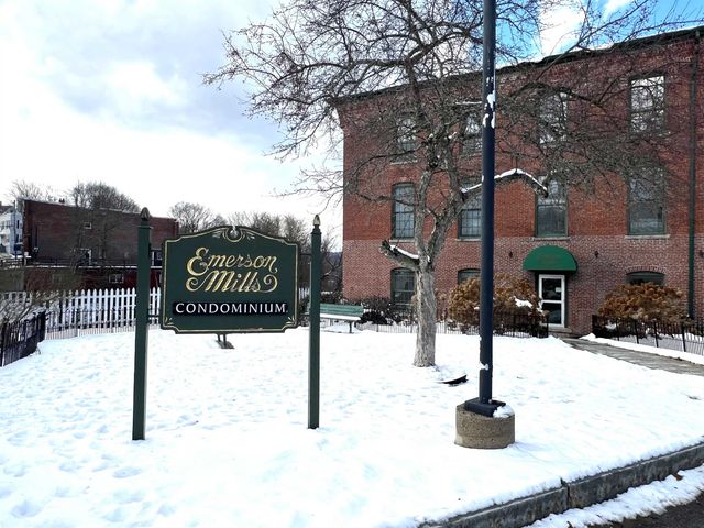 100 Main St Apt 108, Pembroke, NH 03275