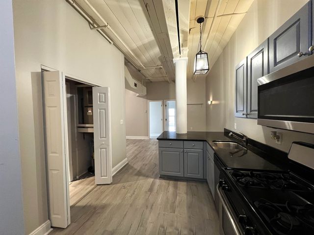 100 Main St Apt 108, Pembroke, NH 03275