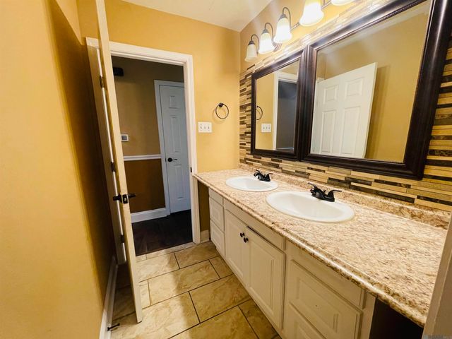 4036 Ridgemont Dr, Baton Rouge, LA 70814
