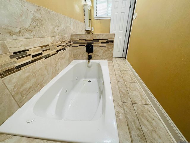 4036 Ridgemont Dr, Baton Rouge, LA 70814