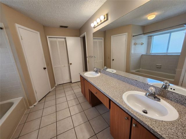 1904 FIRETHORN COURT, Brandon, FL 33511