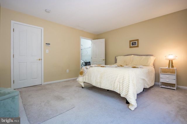 240 W RED LION DR W, Bear, DE 19701