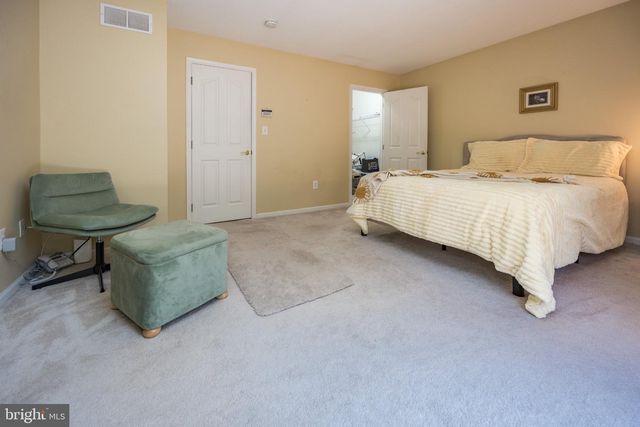 240 W RED LION DR W, Bear, DE 19701