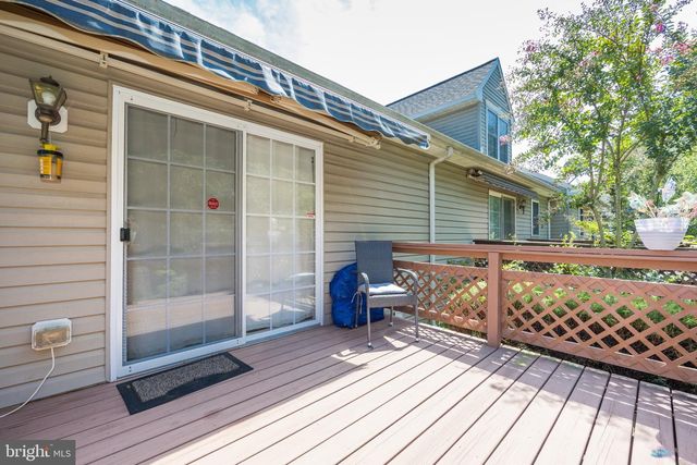 240 W RED LION DR W, Bear, DE 19701